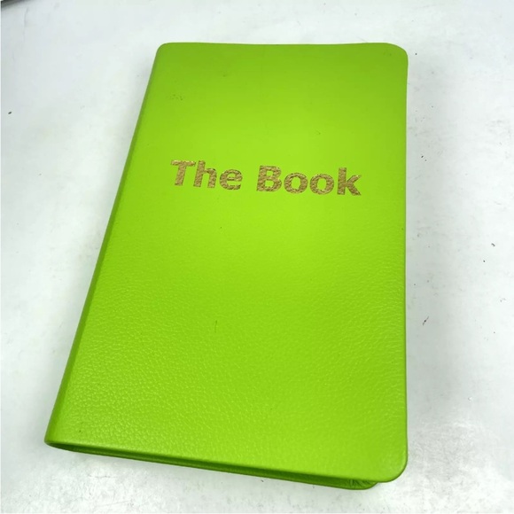 Brand new lime 🍋‍🟩 green Bible - Picture 1 of 2